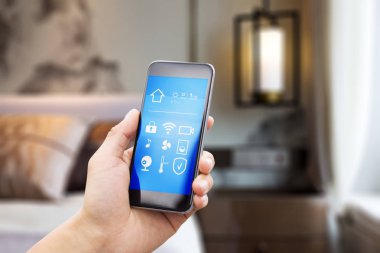 hareket eden telefon içinde modern yatak odası