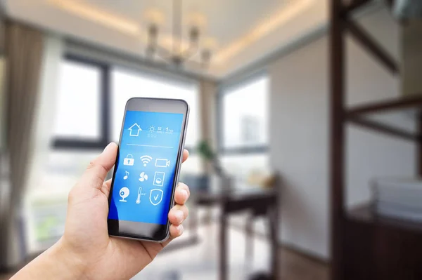 Mozgatható telefon-ban intelligens otthon — Stock Fotó