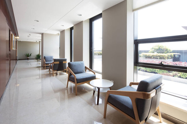 Интерьер современного коридора
