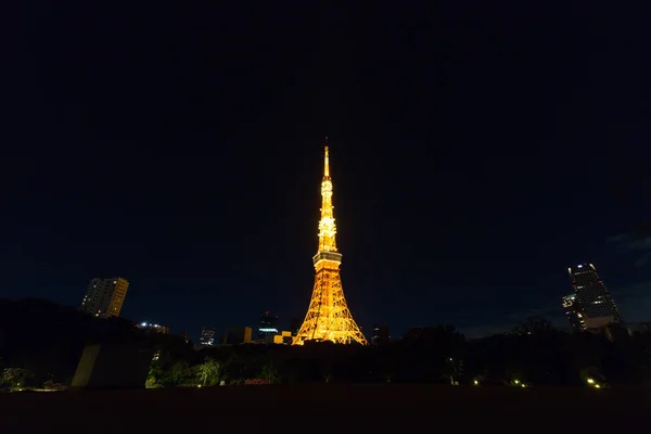 Torre di Tokyo illuminata di notte — Foto Stock