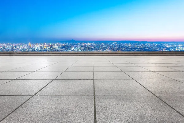 Empty floor with cityscape of modern city — Stock Photo, Image