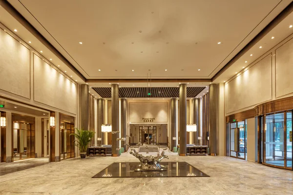 Hôtel de luxe lobby intérieur — Photo
