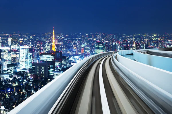 Tokyo cityscape gece ile boş yol — Stok fotoğraf