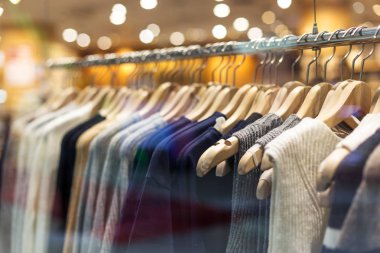 yeni moda elbiseler alışveriş merkezi