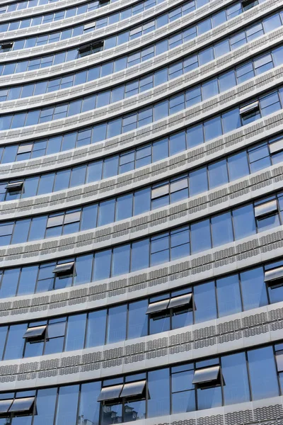 Modern ofis binası ile cam duvar — Stok fotoğraf