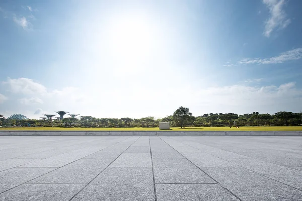 boş yere park yakınındaki 