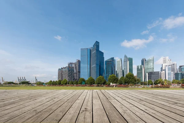 Lege verdieping met moderne gebouwen — Stockfoto