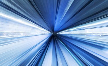 hızlı tren yolu modern şehir içinde