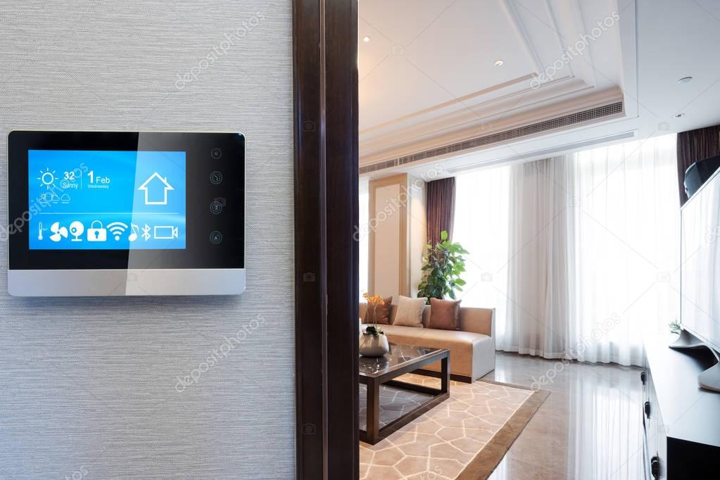 digital screen in smart home