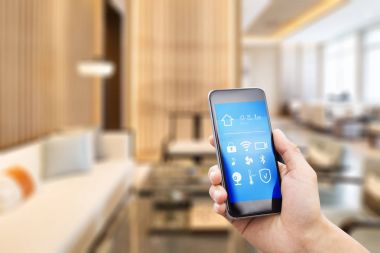 Akıllı ev içinde hareket eden telefon
