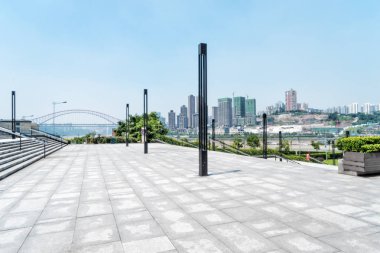 Çelik köprü ile boş yere 