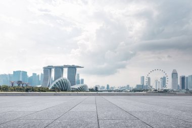 boş mermer zemin ile cityscape 