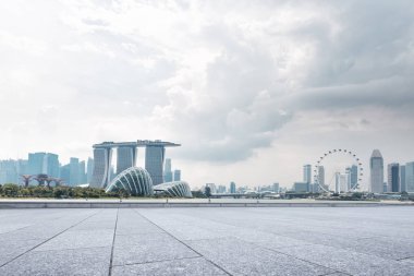 boş mermer zemin ile cityscape 