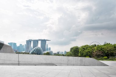 boş mermer zemin ile cityscape 