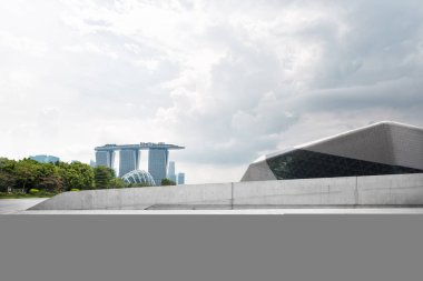 boş mermer zemin ile cityscape 