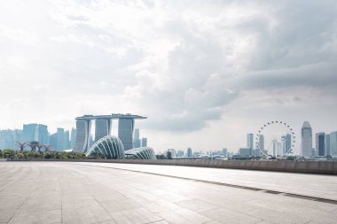 boş mermer zemin ile cityscape 