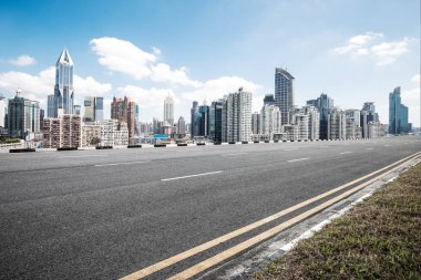 asfalt yol ile cityscape modern şehir