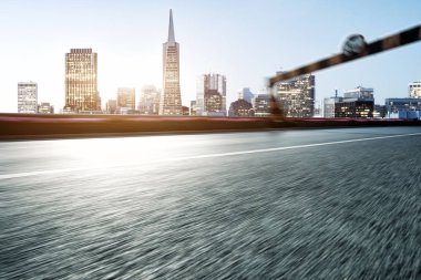 asfalt yol ile cityscape modern şehir