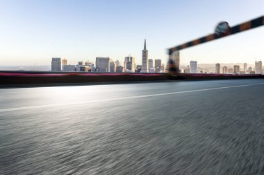 asfalt yol ile cityscape modern şehir