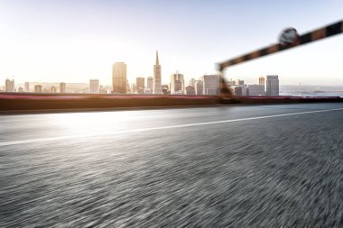 asfalt yol ile cityscape modern şehir