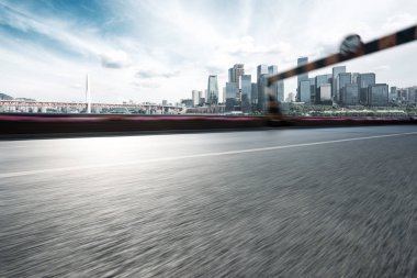 asfalt yol ile cityscape modern şehir