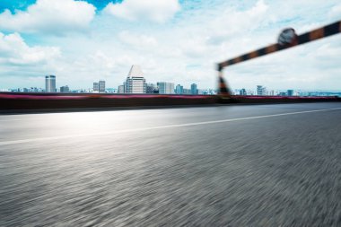 asfalt yol ile cityscape modern şehir