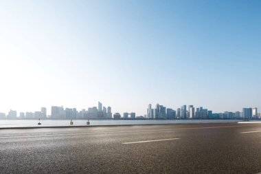 asfalt yol ile cityscape modern şehir