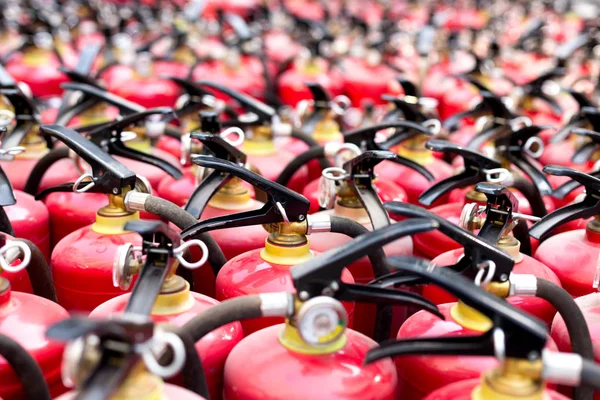 Yangın söndürücüler yakın çekim