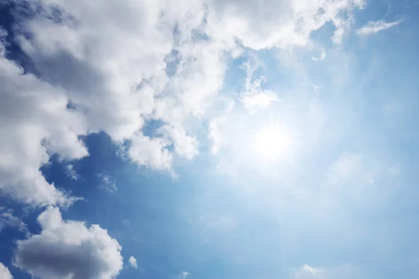 Cielo Azul Blanco Nubes Blancas —  Fotos de Stock