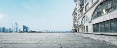 boş tuğla zemin ve cityscape 