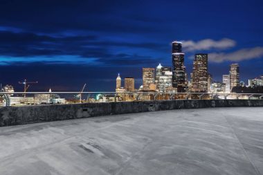 boş beton yol ve San Francisco cityscape