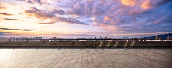 Piso de mármol vacío con paisaje urbano de Hangzhou —  Fotos de Stock