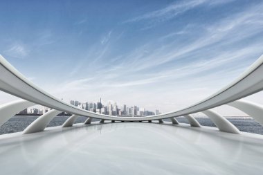 cityscape suyla yakınındaki boş mermer zemin 