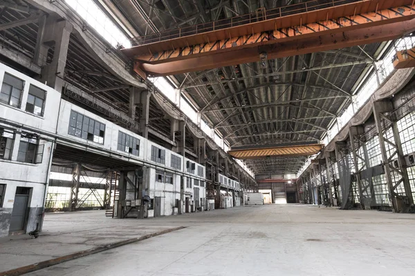 Innenraum der verlassenen Werkstatt — Stockfoto