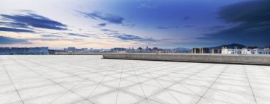 boş zemin ve modern şehrin manzarası