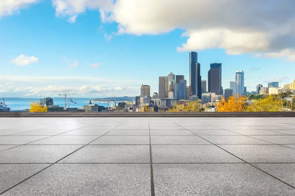 Lege verdieping met stadsgezicht van Los Angeles — Stockfoto