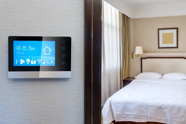 Touch Screen Intelligente Con App Smart Home Salotto Moderno — Foto Stock