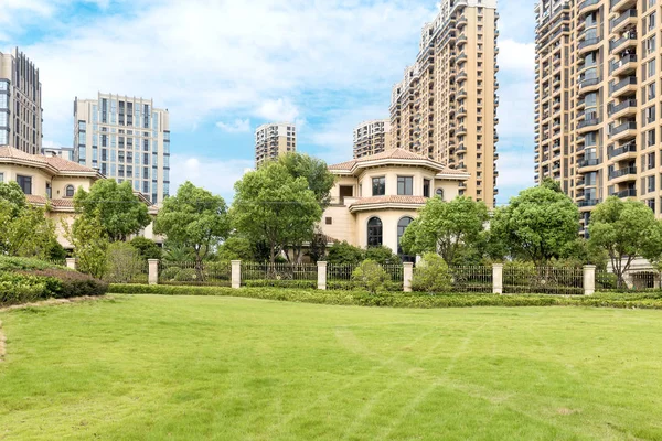 Bellissimo Prato Vicino Moderno Quartiere Residenziale Hangzhou — Foto Stock