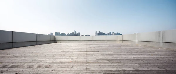 Piso Tijolo Vazio Paisagem Urbana Hangzhou Céu Azul Nuvem — Fotografia de Stock