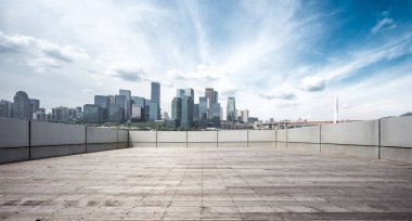 boş tuğla zemin ve Chongqing mavi bulut gökyüzünde cityscape