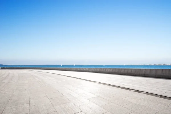 Piso Mármol Vacío Mar Azul Cielo Azul —  Fotos de Stock