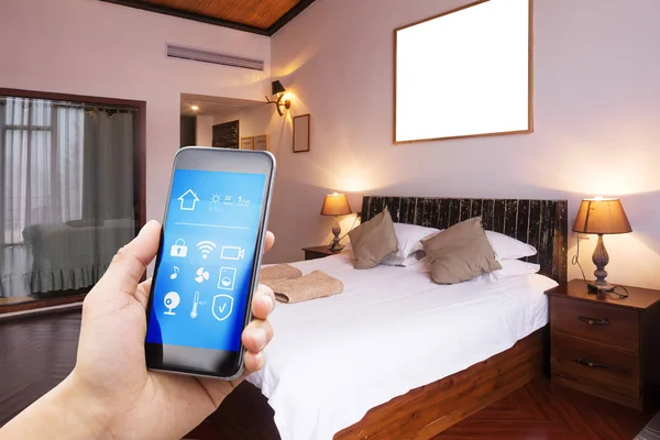 Smartphone Inteligentních Domů Moderní Ložnice — Stock fotografie