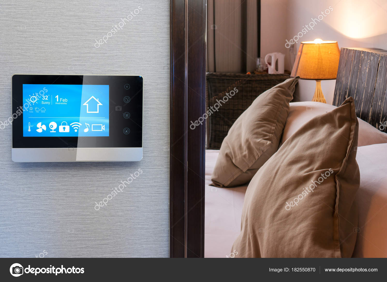 Slimme Scherm Met Slimme Huis Moderne Slaapkamer — Stockfoto ... Slimme Scherm Met Slimme Huis Moderne Slaapkamer — Stockfoto ...