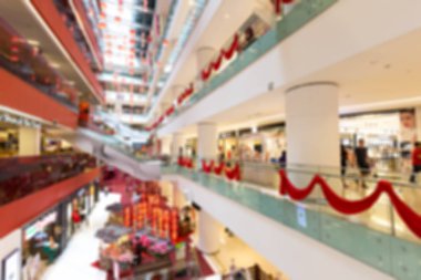 modern alışveriş merkezi salonunda bulanık bakış