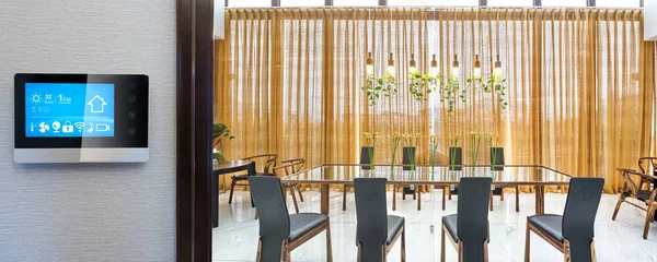 Tela Inteligente Com Casa Inteligente Sala Jantar Moderna — Fotografia de Stock