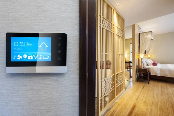 Smart Screen Mit Smart Home Und Modernem Badezimmer — Stockfoto