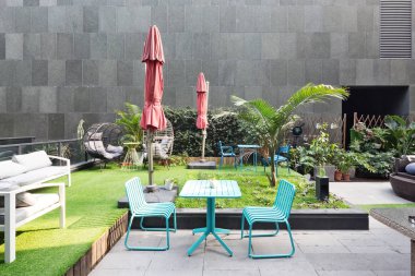 modern bina dışında gevşeme yer