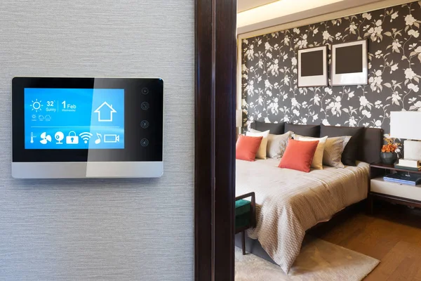 Pantalla Inteligente Con Hogar Inteligente Dormitorio Moderno —  Fotos de Stock