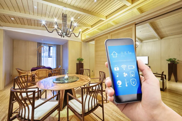 Smartphone Com Casa Inteligente Sala Jantar Moderna — Fotografia de Stock
