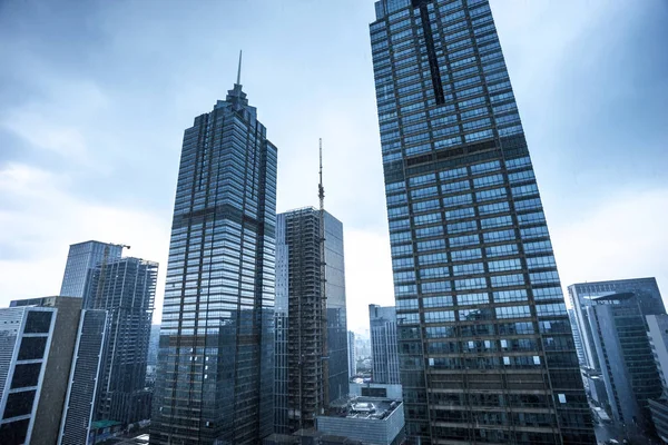 Panorama Rascacielos Una Ciudad Moderna Bajo Cielo Azul — Foto de Stock